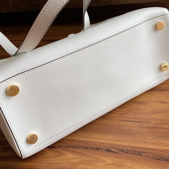 Michael Kors Handbag Practically Brand New! - Picture 6 of 7